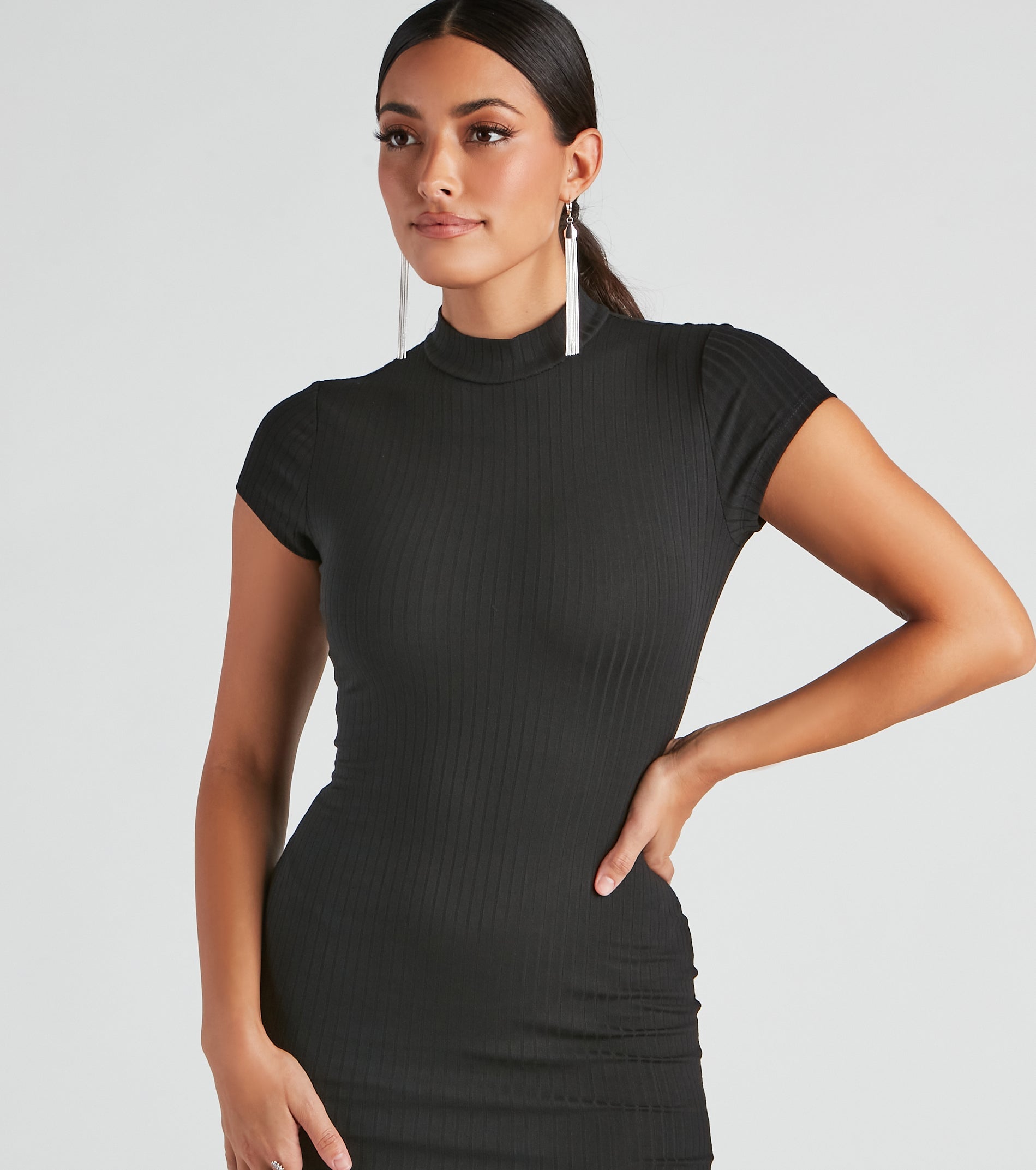 Everyday Chic Ribbed Knit Midi Dress