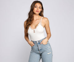 Chic Darling Trendy Applique Bodysuit