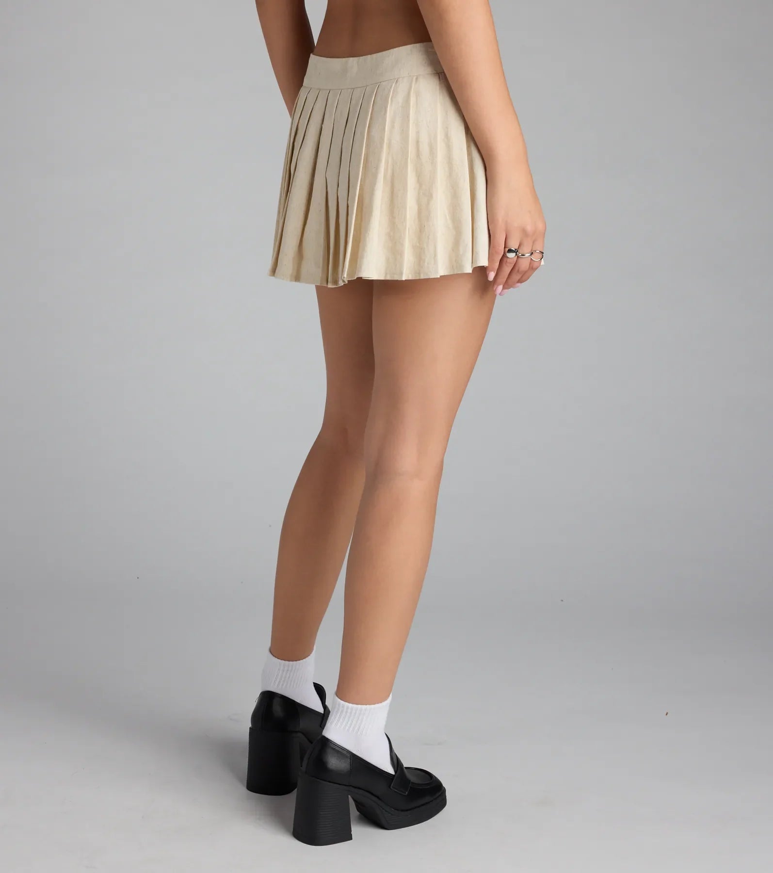 Adorably Chic Pleated Linen Mini Skort
