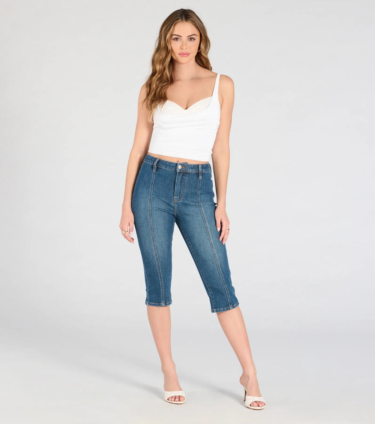 All Day Vibe Mid-Rise Denim Capri Pants