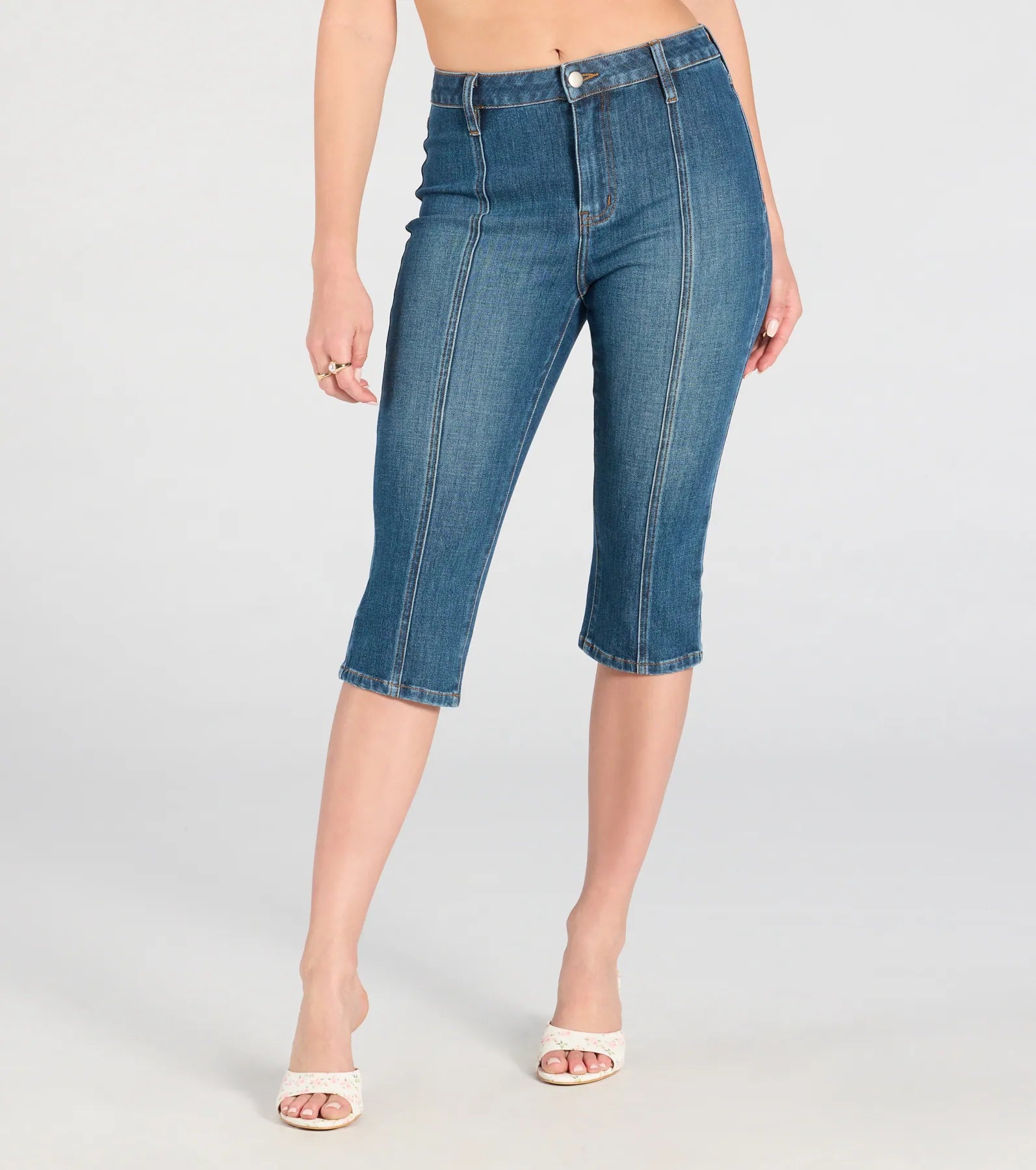 All Day Vibe Mid-Rise Denim Capri Pants