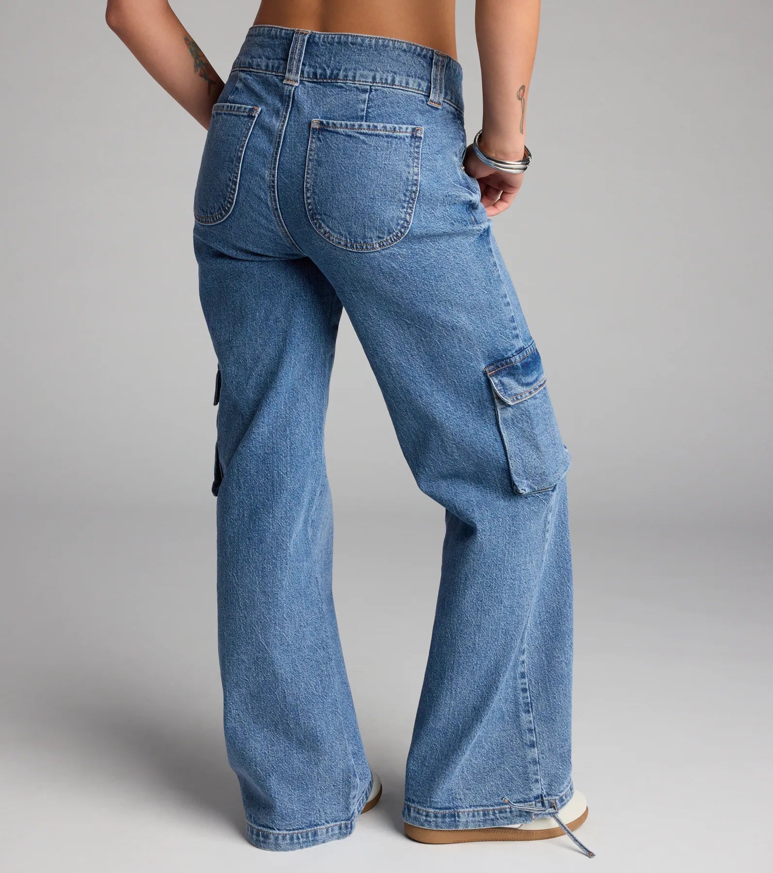 Off Duty Vibes Mid Rise Cargo Jeans