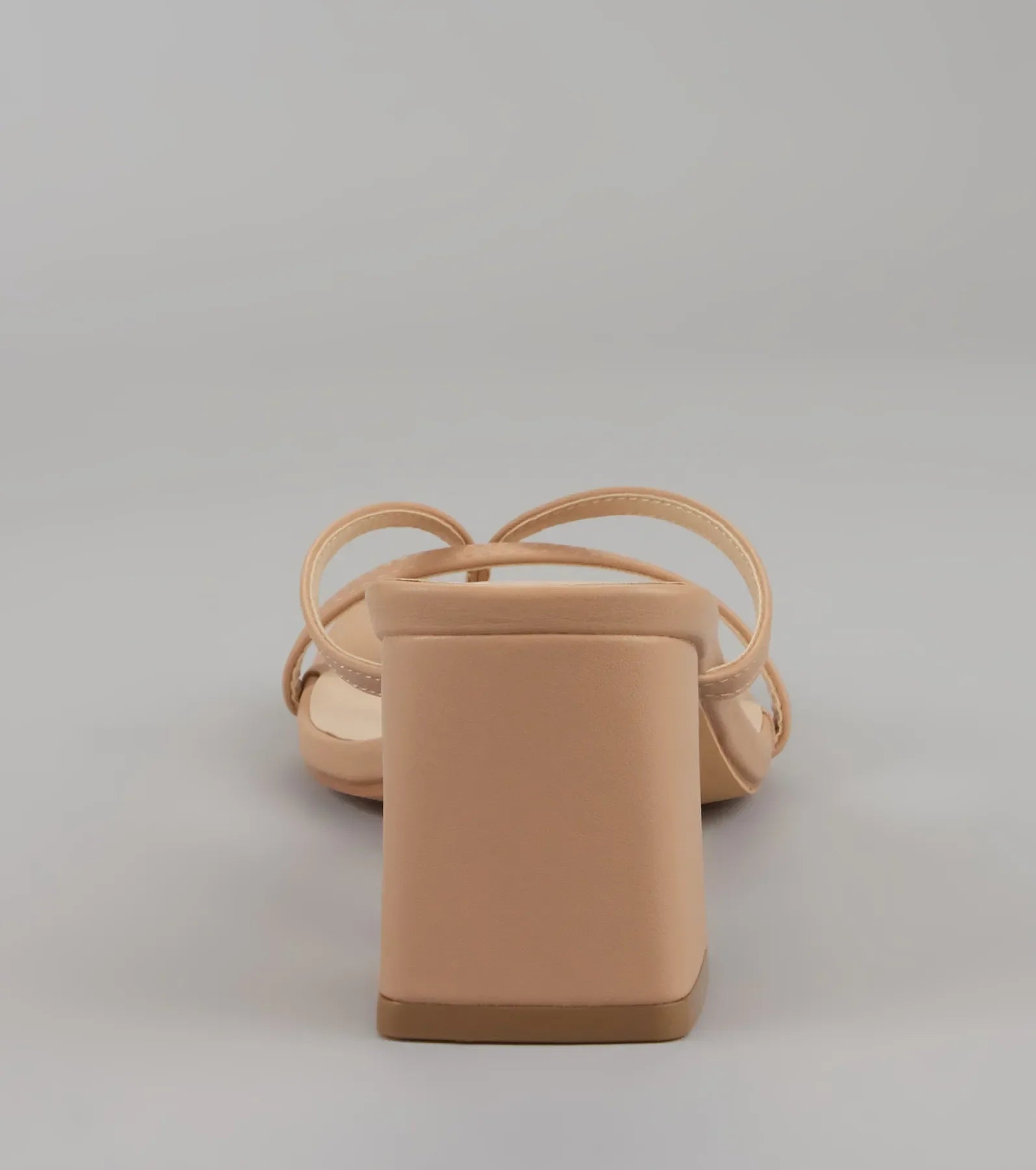 Can't Talk, Busy Strutting Block Heel Mules