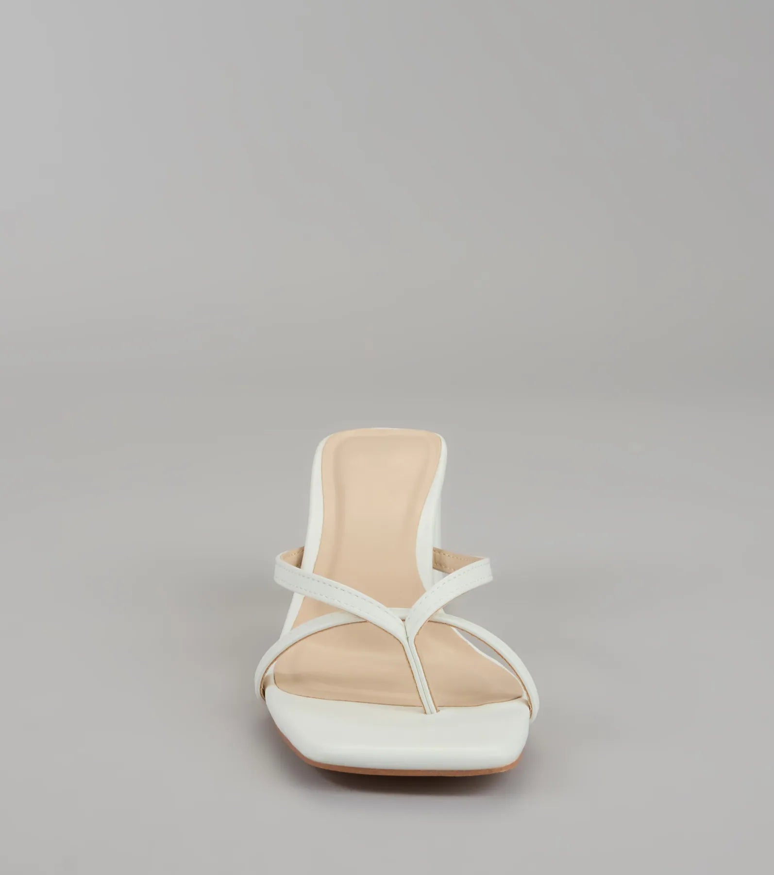 Can't Talk, Busy Strutting Block Heel Mules