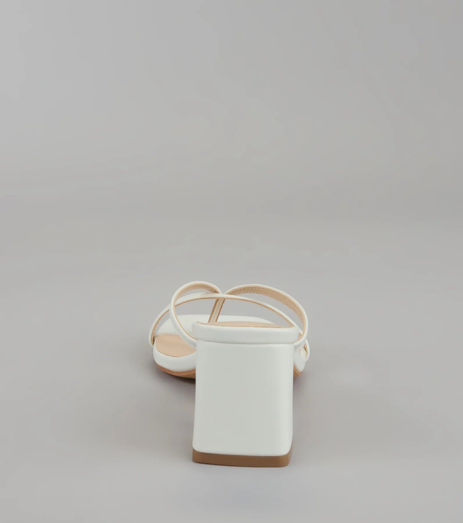 Can't Talk, Busy Strutting Block Heel Mules