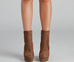 Chic Mood Faux Suede Booties